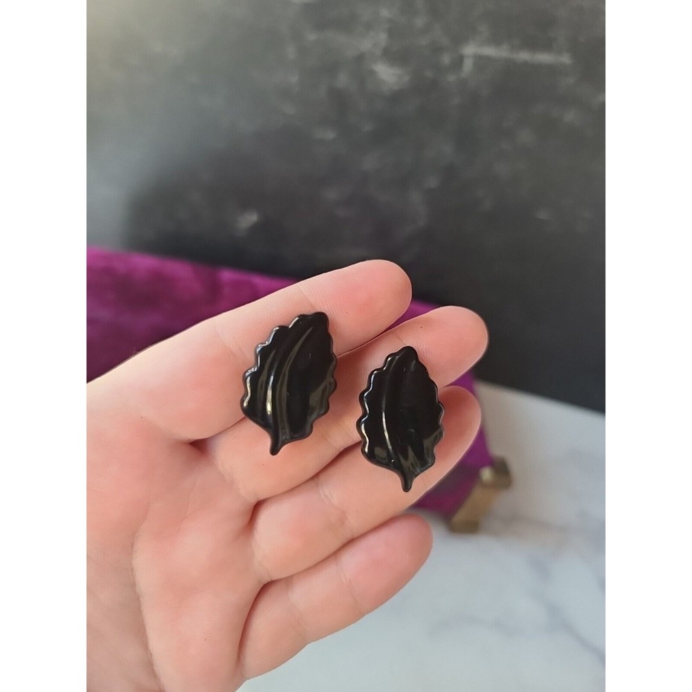 Vintage Black Plastic Leaf Screwback Earrings